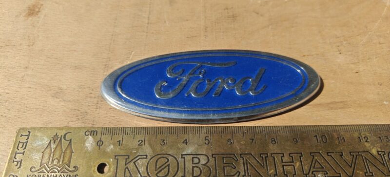 Ford bilmærke skilt
