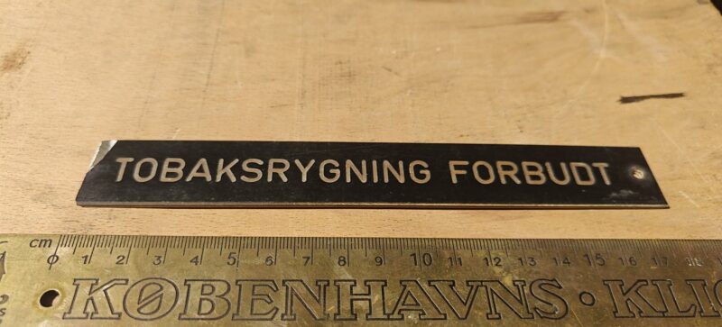 Tobaksrygning forbudt (mindre fejl i hjørnet)