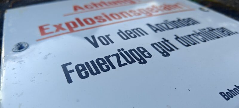 Achtung! Explosionsgefarh! Tysk Emaljeskilt