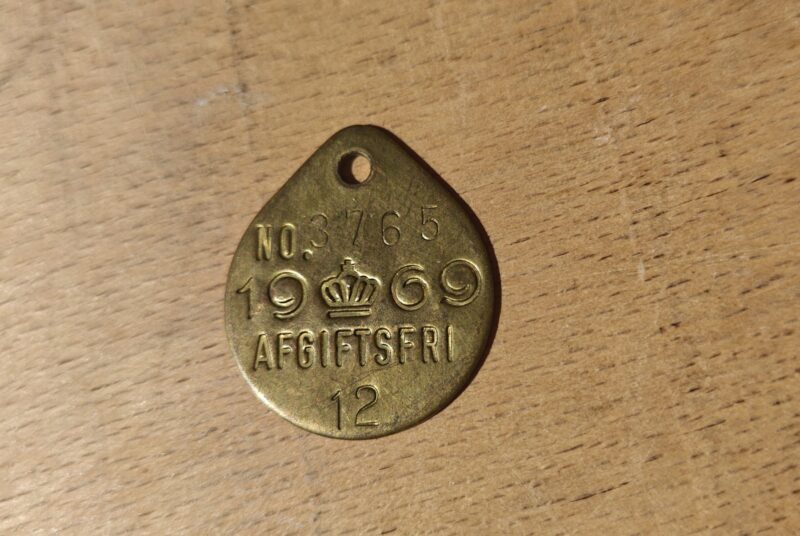 Afgiftsfri 1969. Blikskilt