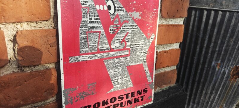 Aftenbladet. Frokostens midtpunkt. Gammelt blikskilt