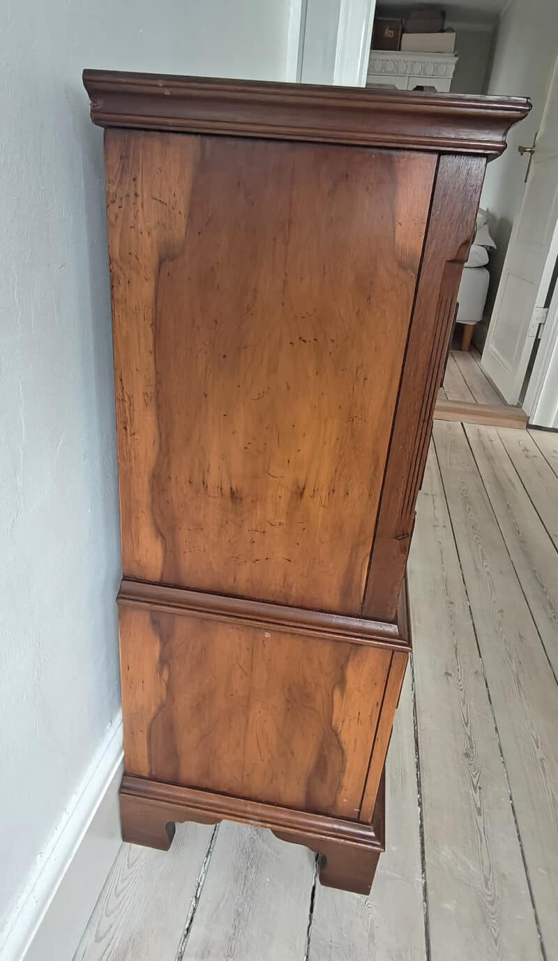Sød lille vintage engelsk kommode / konsol. Ædeltræ og Mahogni finer