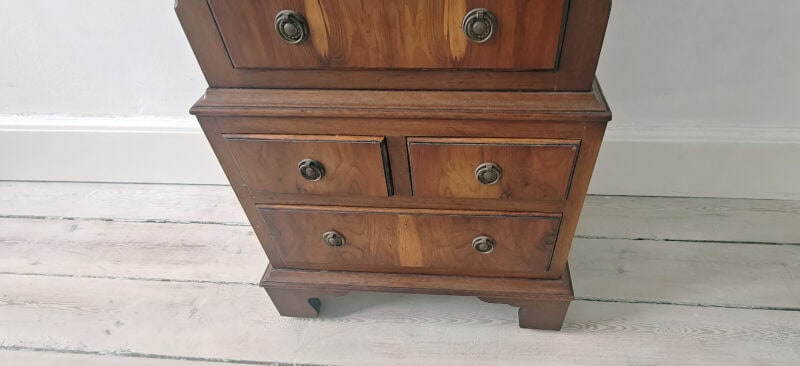 Sød lille vintage engelsk kommode / konsol. Ædeltræ og Mahogni finer