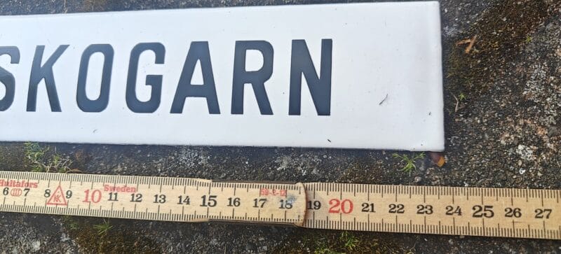 Skogarn. Emaljeskilt. Gammelt og fejlfrit