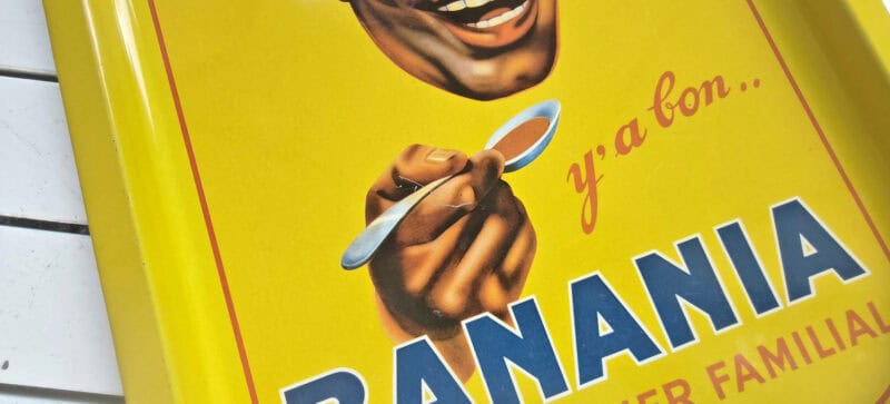 Banania serveringsbakke i jernblik af ældre dato