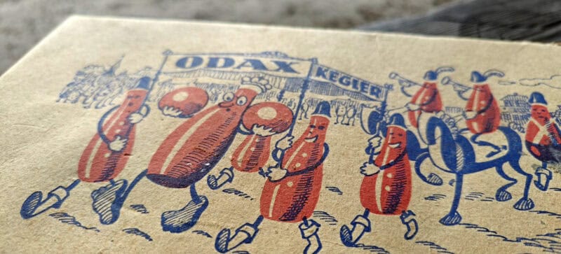 ODAX kegler. Keglesæt. Rødlakerede trækegler og kugle