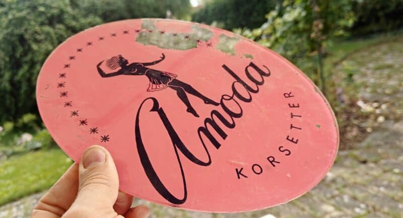 Amoda Korsetter - Glasskilt