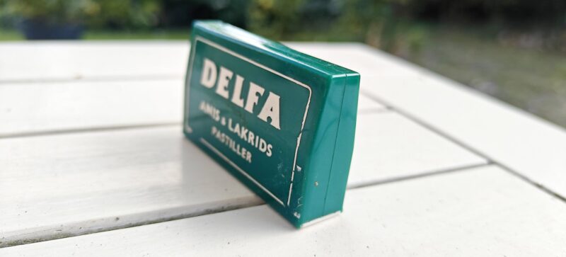 Delfa Anis Lakridspastiller. Plastikdåse