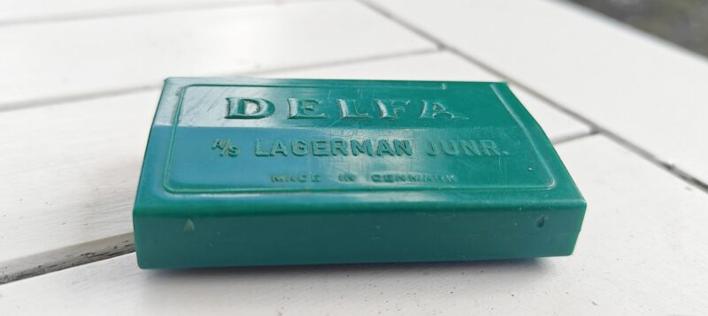 Delfa Anis Lakridspastiller. Plastikdåse