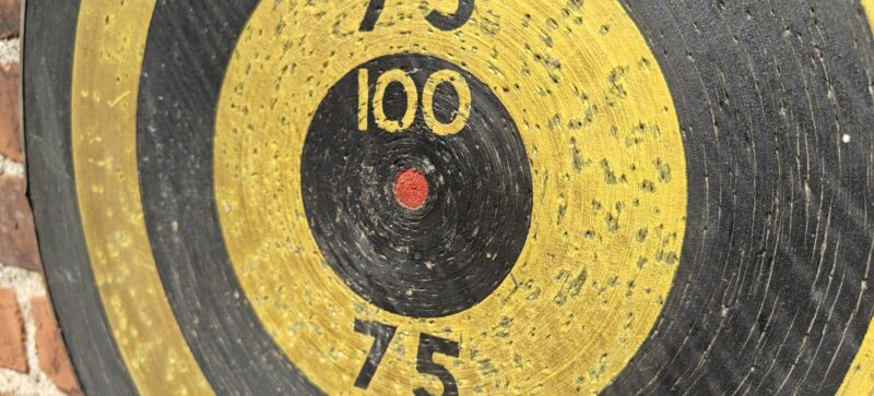 Gammel dartskive. Made in England