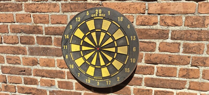 Gammel dartskive. Made in England
