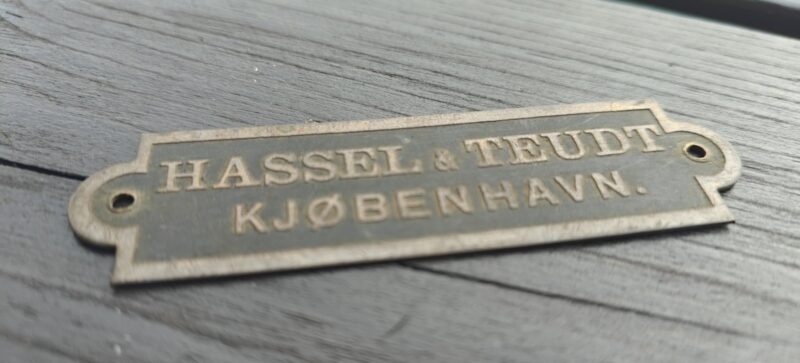 Hassel & Teudt. Kjøbenhavn. Gammel fabriksskilt