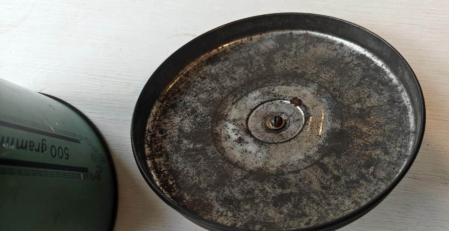 Cremo tobaksdåse i blik. Gammel sag