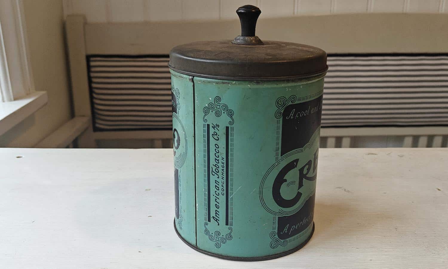 Cremo tobaksdåse i blik. Gammel sag