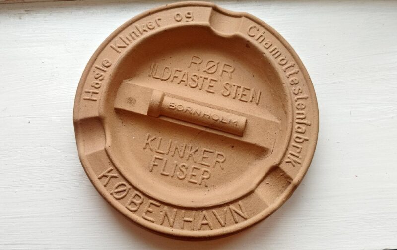 Hasle klinker og Chamottestenfabrik. Rør, Ildfaste sten, Klinker, Fliser. Bornholm. København. Reklameaskebæger