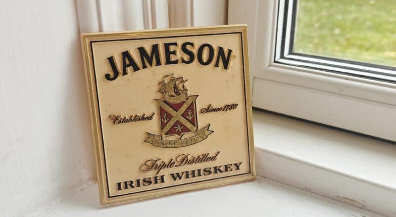 Jameson Irish Whiskey. Plastik skilt. 1970erne