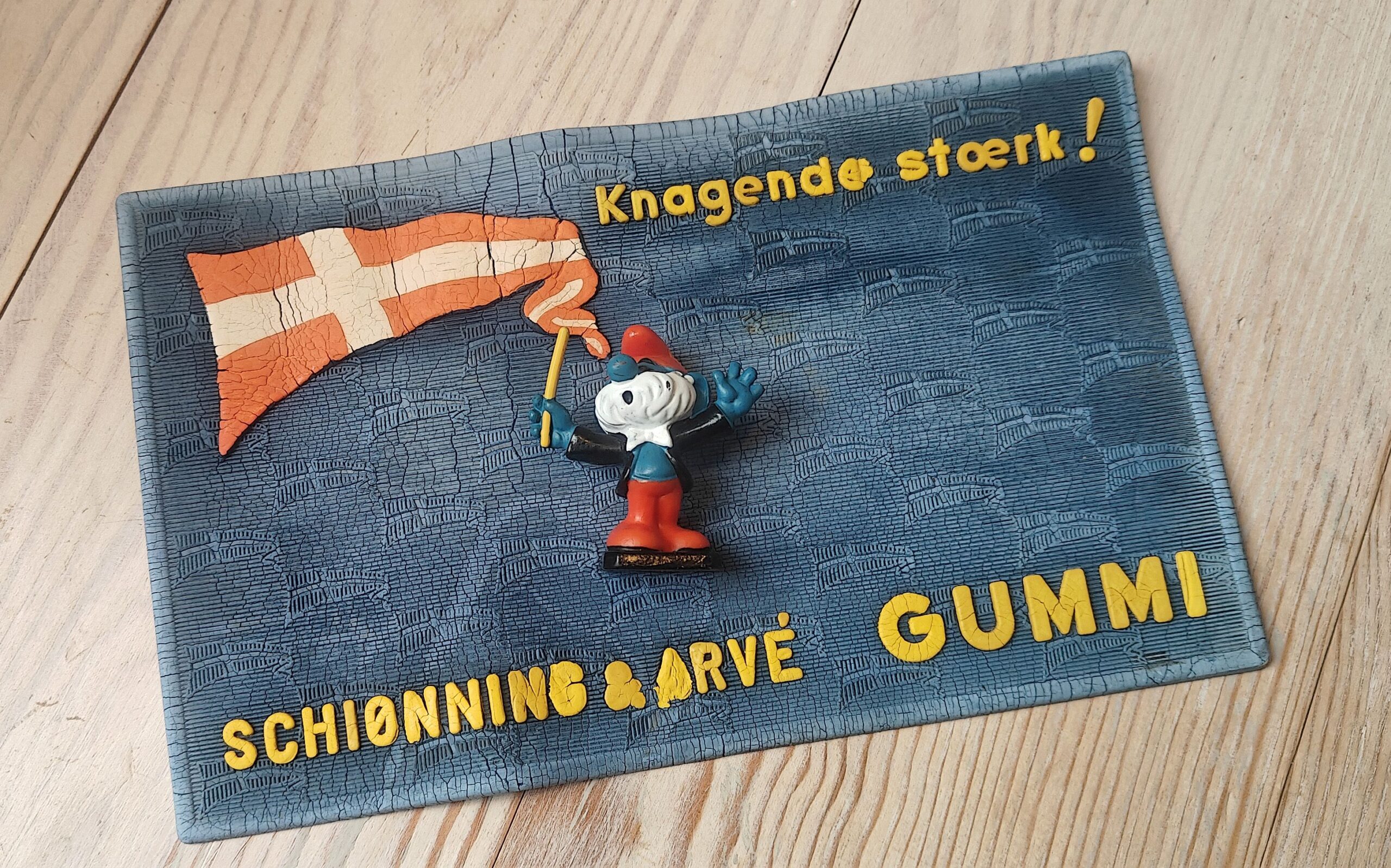 Schiønning & Arve GUMMI. Knagende Stærk! - Gummimåtte