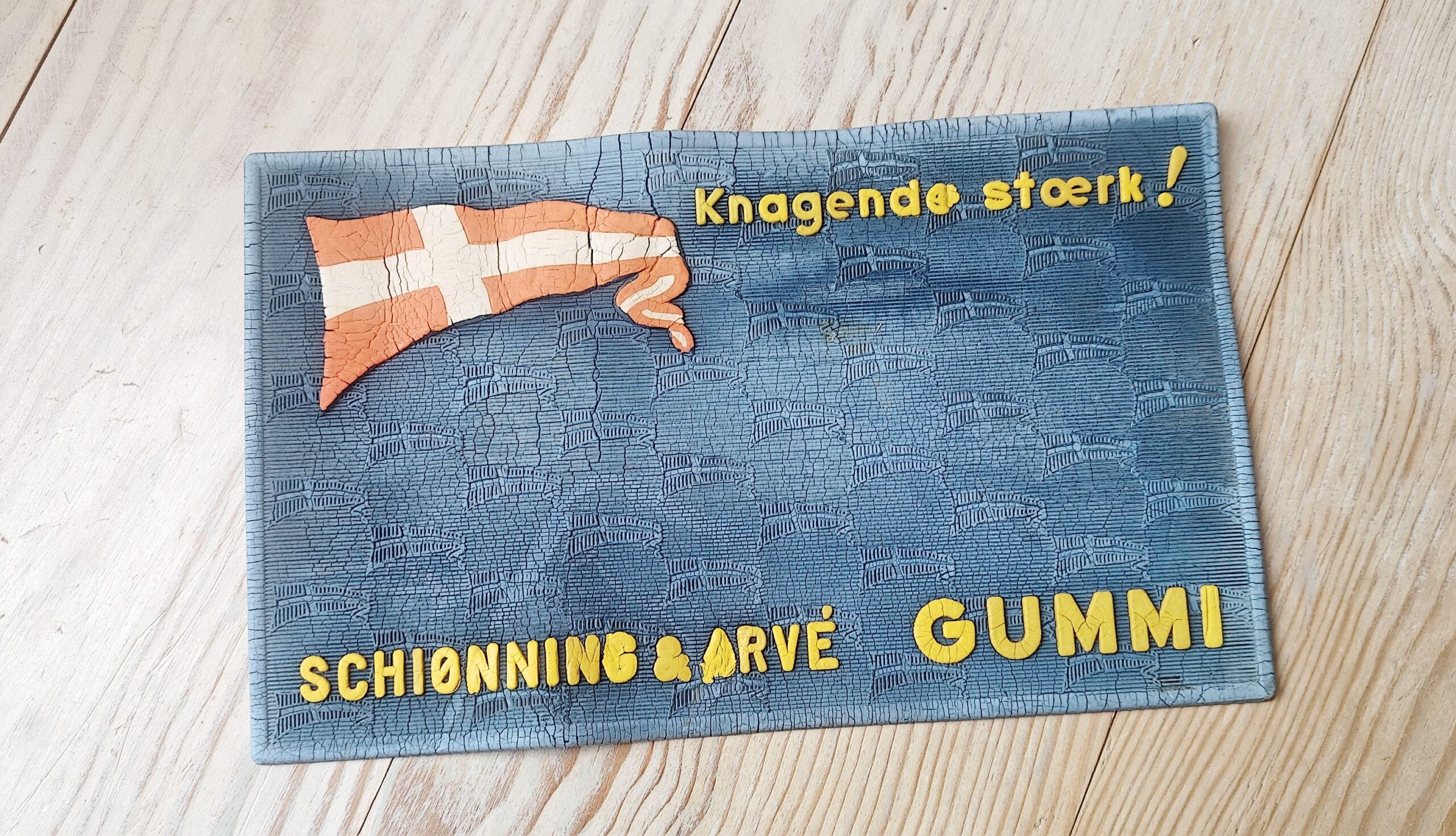 Schiønning & Arve GUMMI. Knagende Stærk! - Gummimåtte