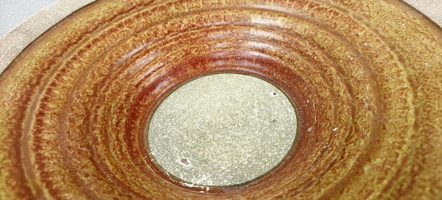 Stort fad. Brun og beige. Knabstrup