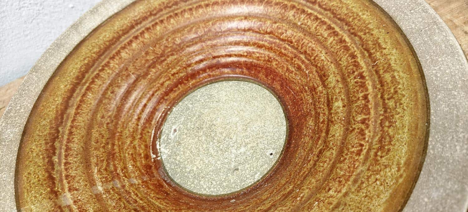 Stort fad. Brun og beige. Knabstrup