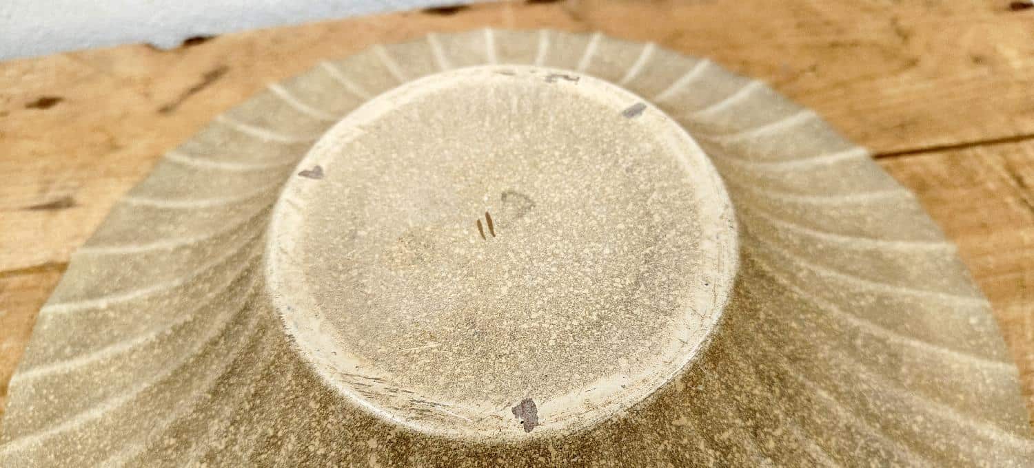 Stort fad. Brun og beige. Knabstrup